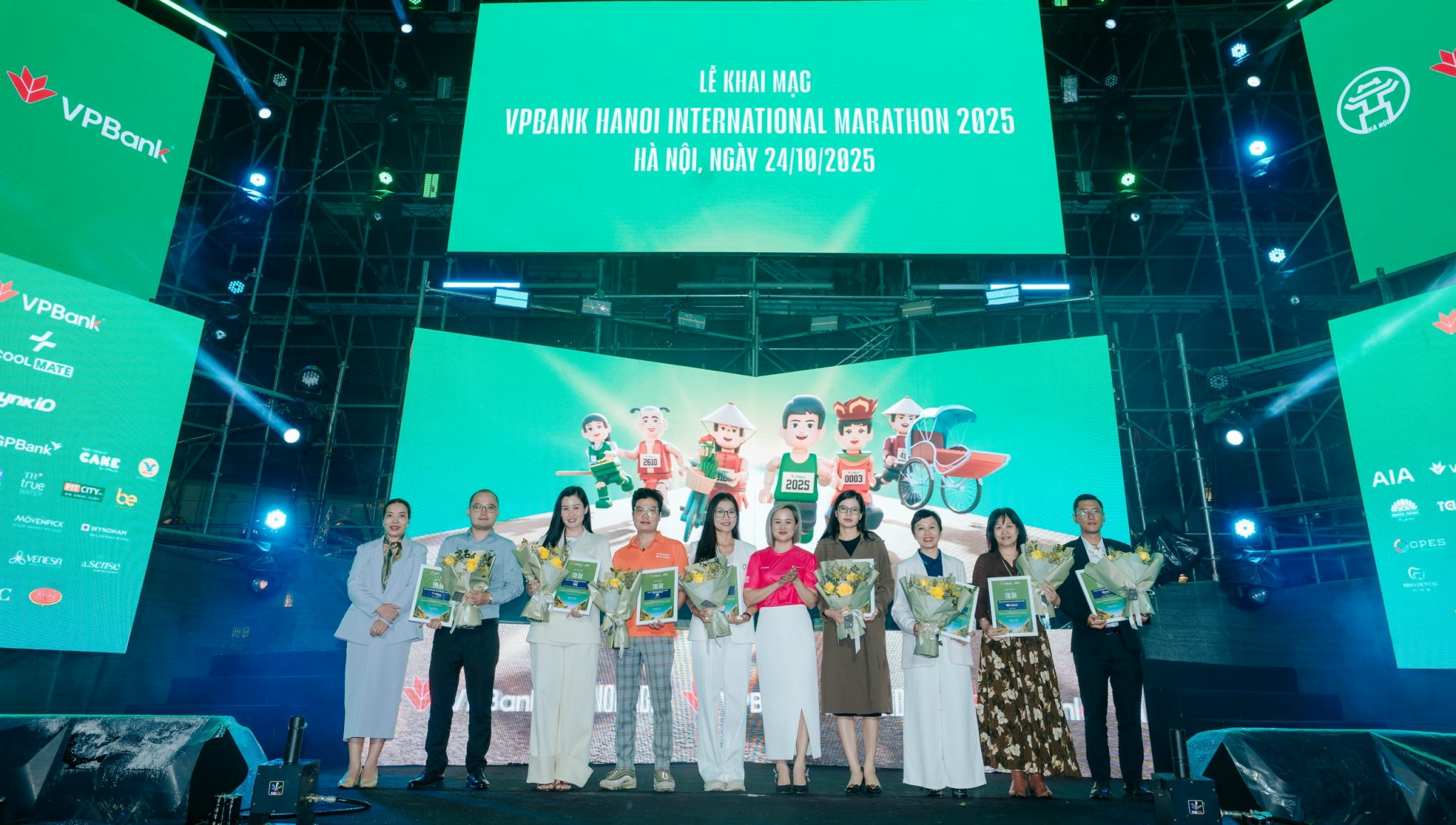 Hơn 2.000 lượt khách ghé thăm gian hàng của Bảo hiểm số OPES tại VPBank International Marathon 2025
